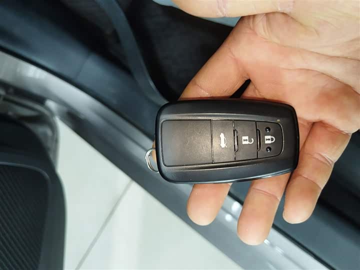 Фото 9 - Toyota Corolla