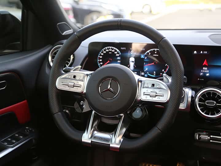 Фото 7 - Mercedes-Benz GLB-Class AMG