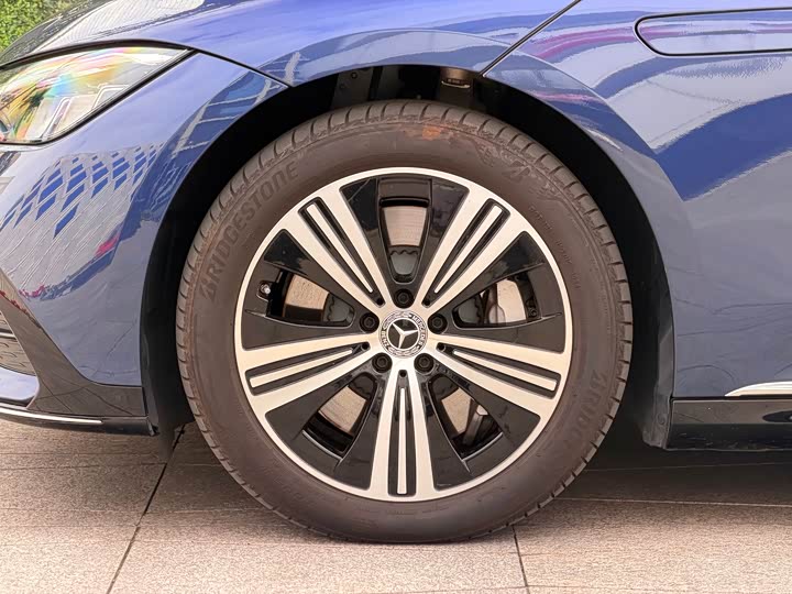 Фото 8 - Mercedes-Benz EQE