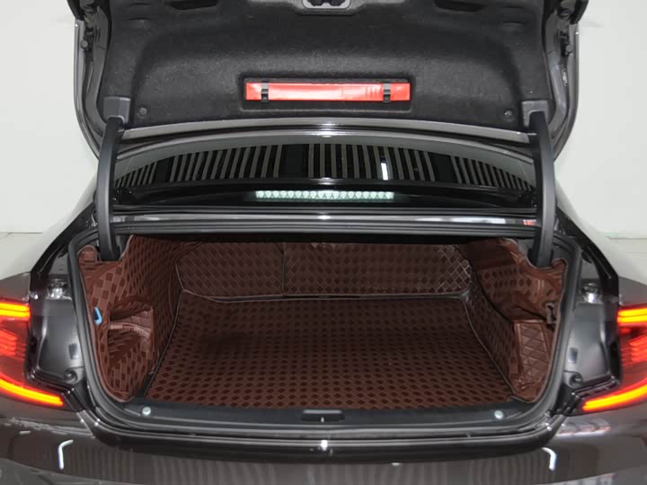 Фото 6 - Volvo S90