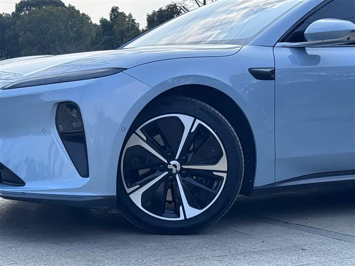 Фото 8 - Nio ET5T