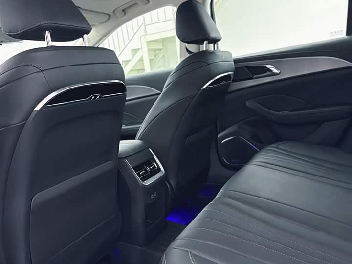 Фото 2 - Hongqi H5