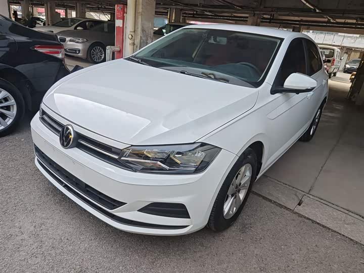 Фото 2 - Volkswagen Polo