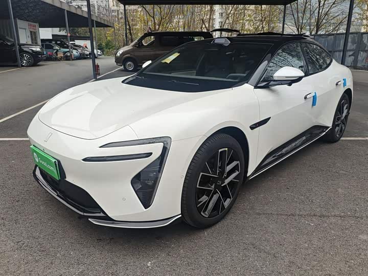 Фото 1 - Avatr 06