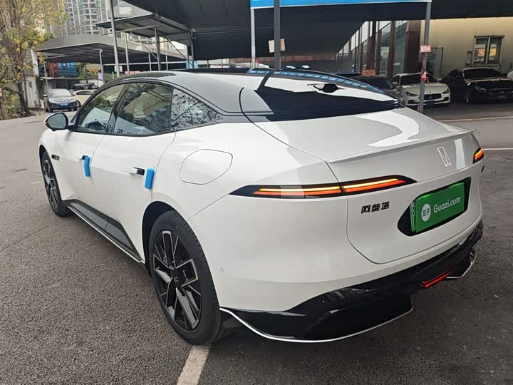 Фото 5 - Avatr 06