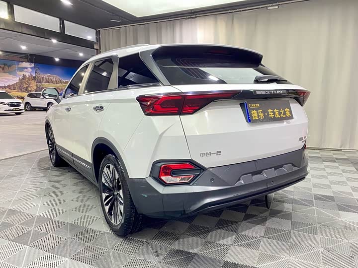 Фото 5 - Bestune T77