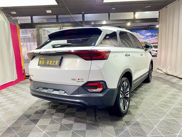 Фото 7 - Bestune T77