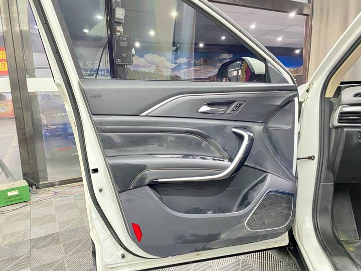 Фото 8 - Bestune T77