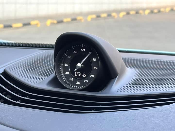 Фото 4 - Porsche Taycan