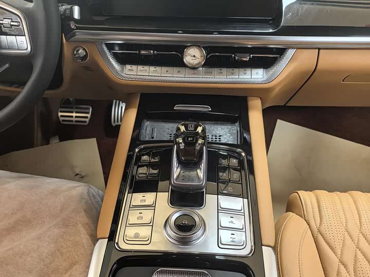 Фото 7 - Tank 500 Hybrid