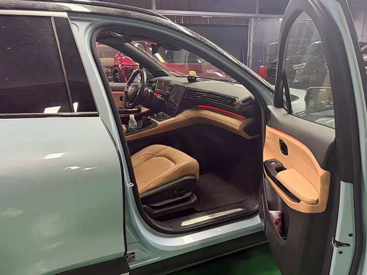 Фото 7 - Nio ES6