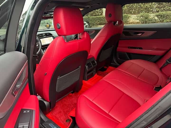 Фото 6 - Jaguar XE L