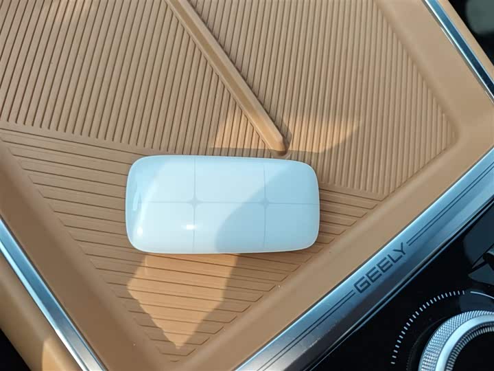 Фото 9 - Geely Galaxy Starship 7