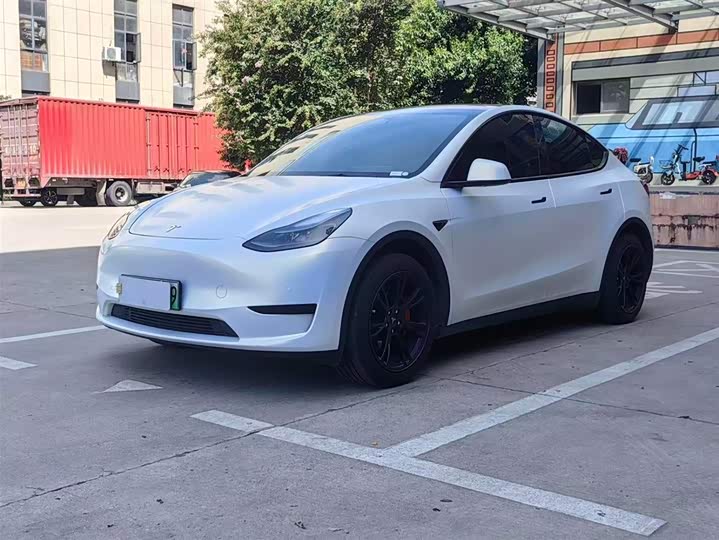 Фото 1 - Tesla Model Y
