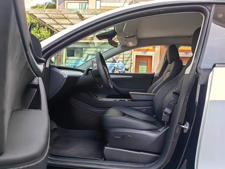 Фото 5 - Tesla Model Y