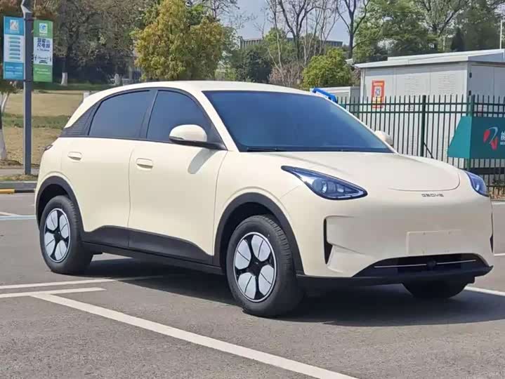 Фото 3 - Geely Galaxy Geome