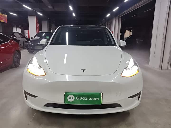 Фото 3 - Tesla Model Y