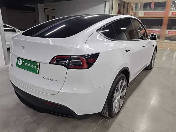 Фото 7 - Tesla Model Y