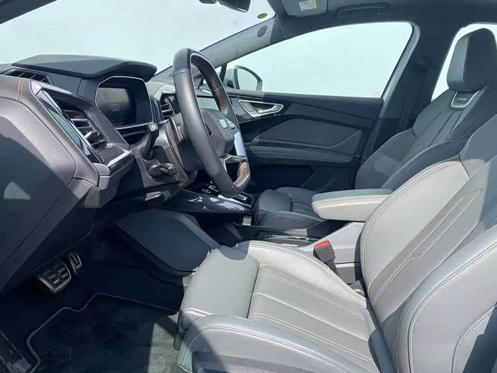 Фото 5 - Audi Q4 e-tron