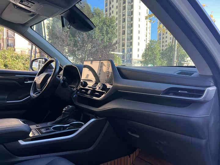 Фото 6 - Toyota Highlander