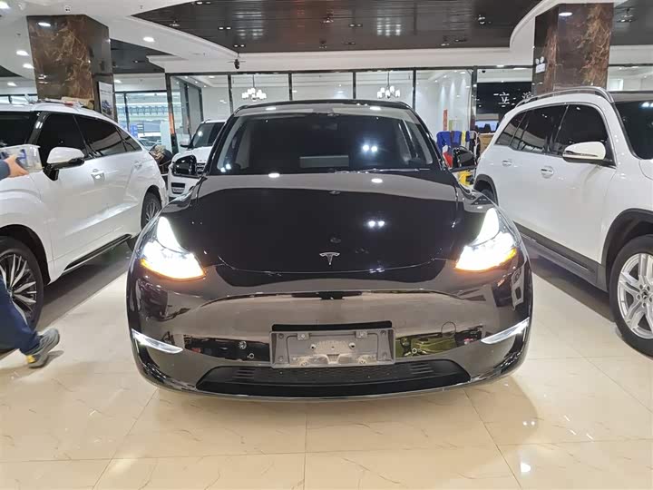 Фото 3 - Tesla Model Y
