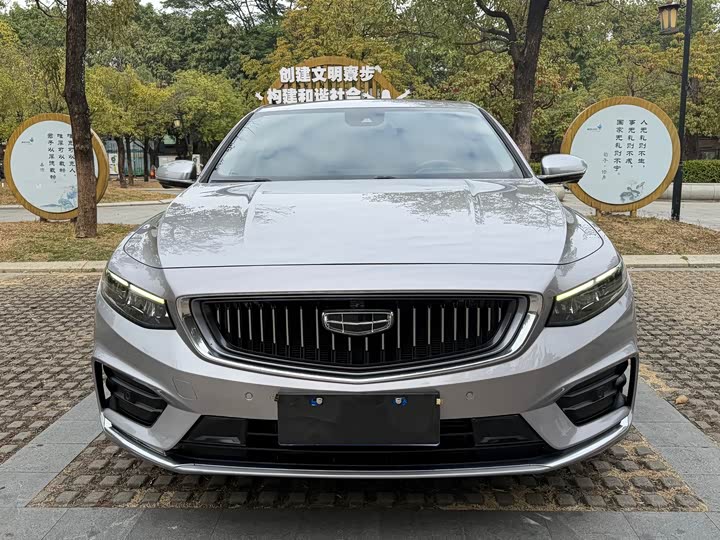 Фото 2 - Geely Preface