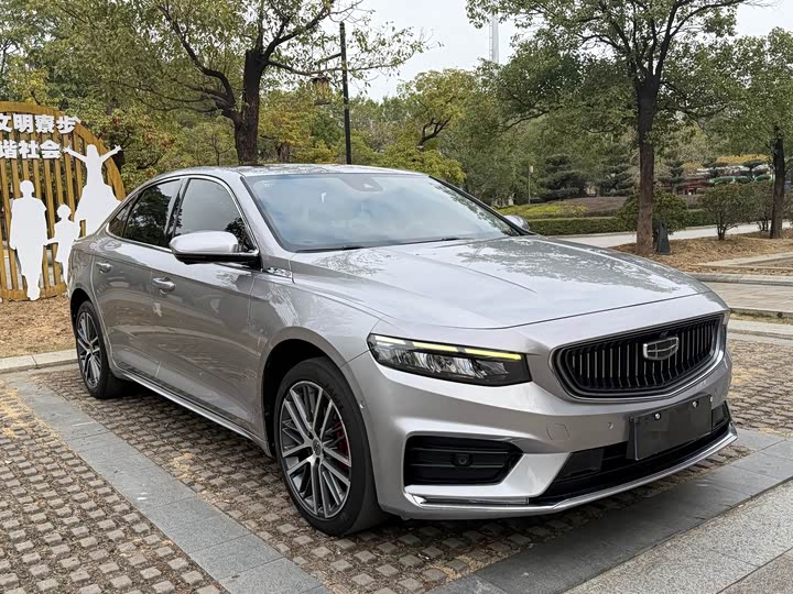 Фото 3 - Geely Preface