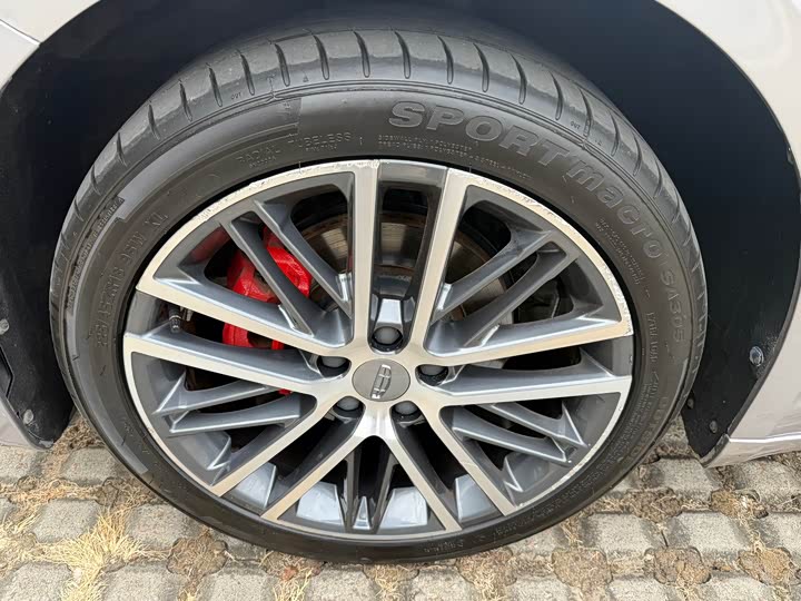 Фото 6 - Geely Preface