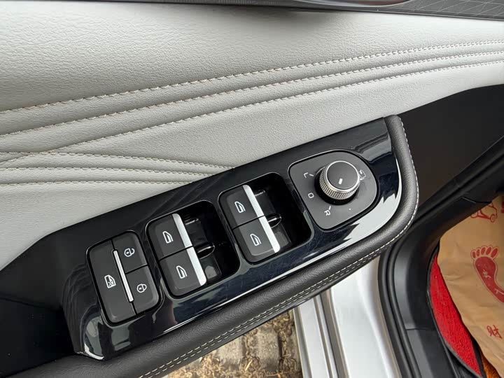 Фото 8 - Geely Preface