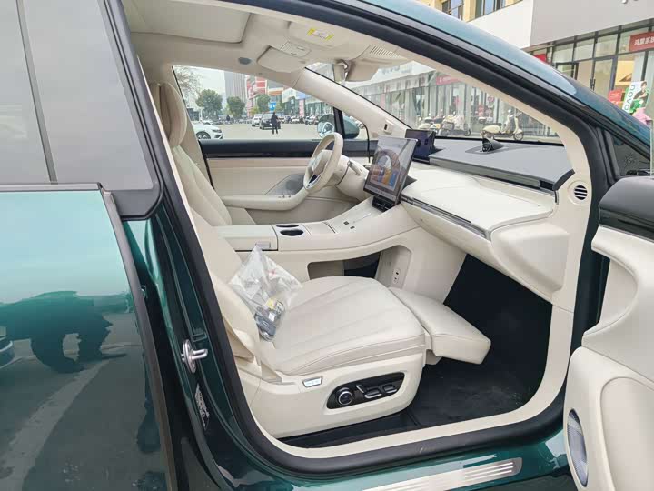 Фото 9 - Luxeed R7