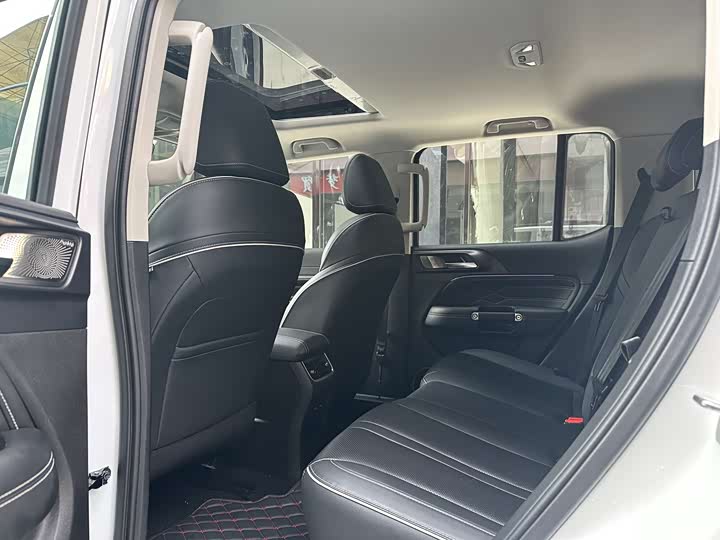 Фото 4 - Tank 300