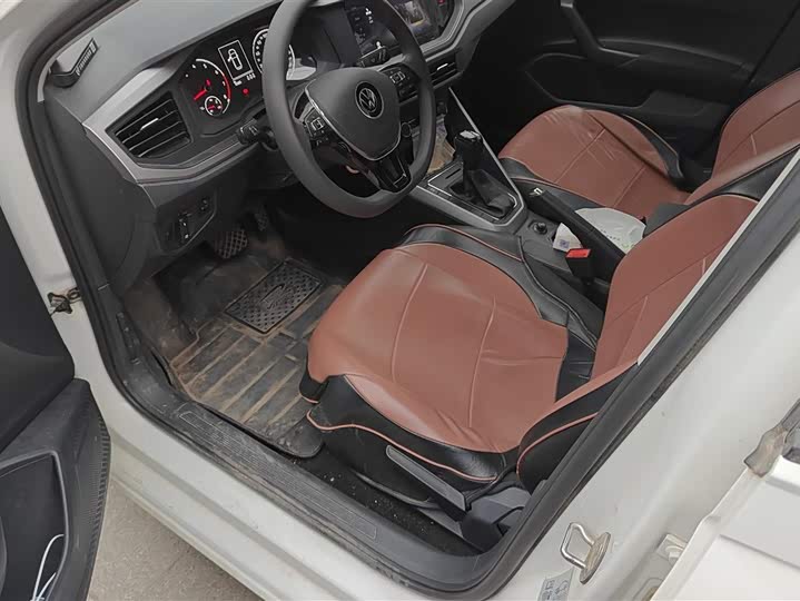 Фото 9 - Volkswagen Polo