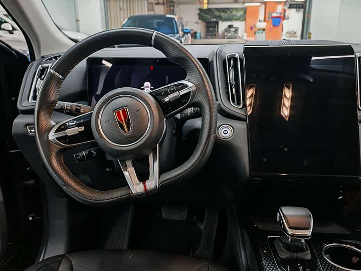 Фото 7 - Hongqi HS3 Hybrid