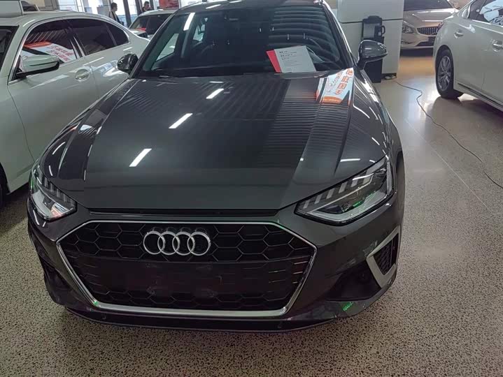 Фото 2 - Audi A4L