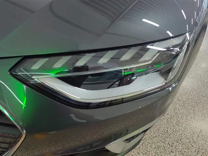 Фото 5 - Audi A4L