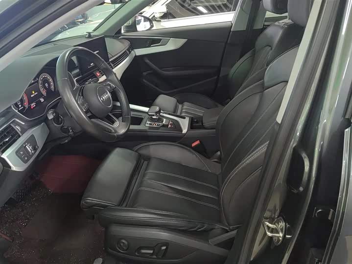 Фото 9 - Audi A4L