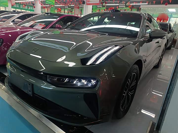 Фото 2 - Zeekr 001