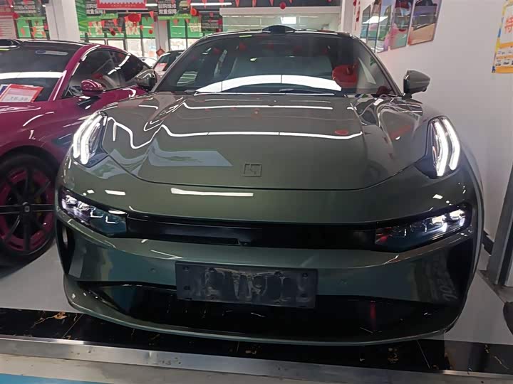 Фото 3 - Zeekr 001