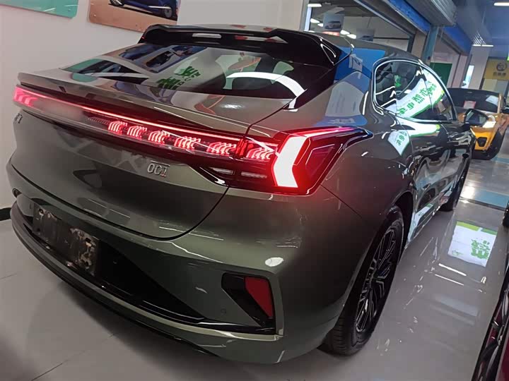 Фото 7 - Zeekr 001