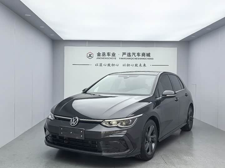 Фото 1 - Volkswagen Golf