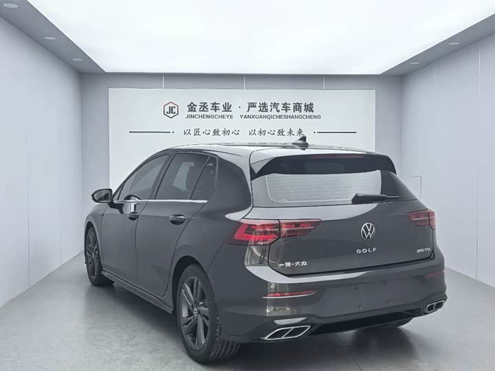 Фото 5 - Volkswagen Golf