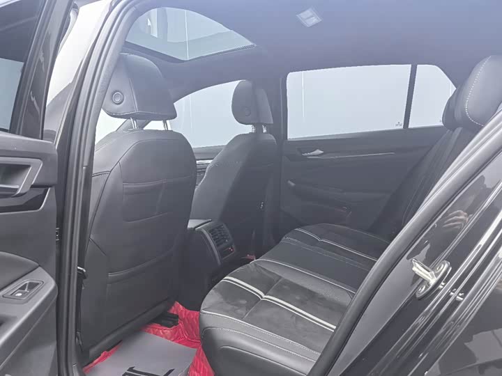 Фото 9 - Volkswagen Golf