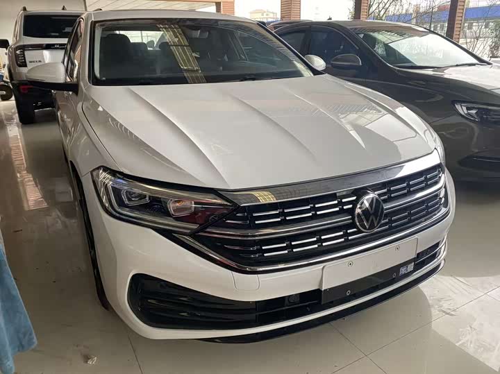 Фото 3 - Volkswagen Sagitar L