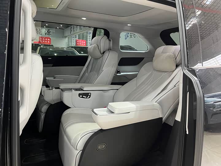 Фото 8 - XPeng X9