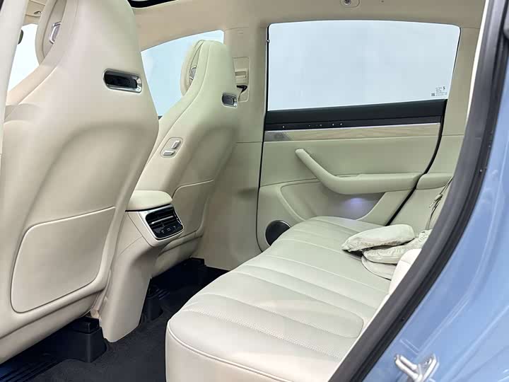 Фото 5 - Luxeed R7