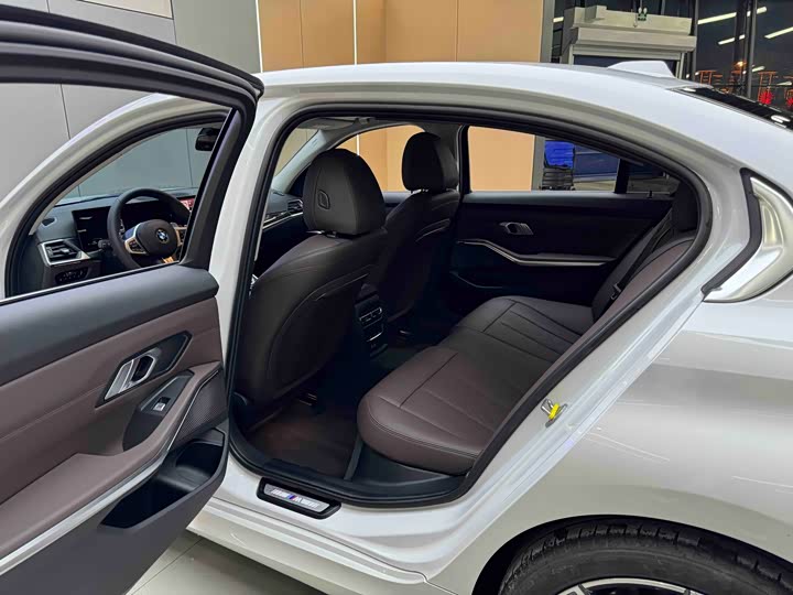 Фото 8 - BMW 3 Series