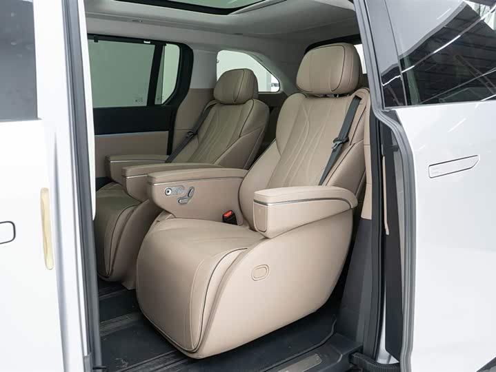 Фото 6 - XPeng X9