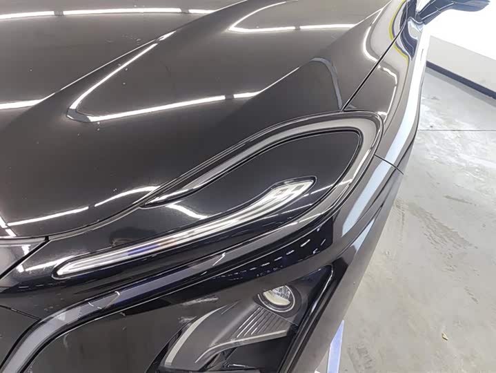 Фото 5 - Hongqi E-QM5