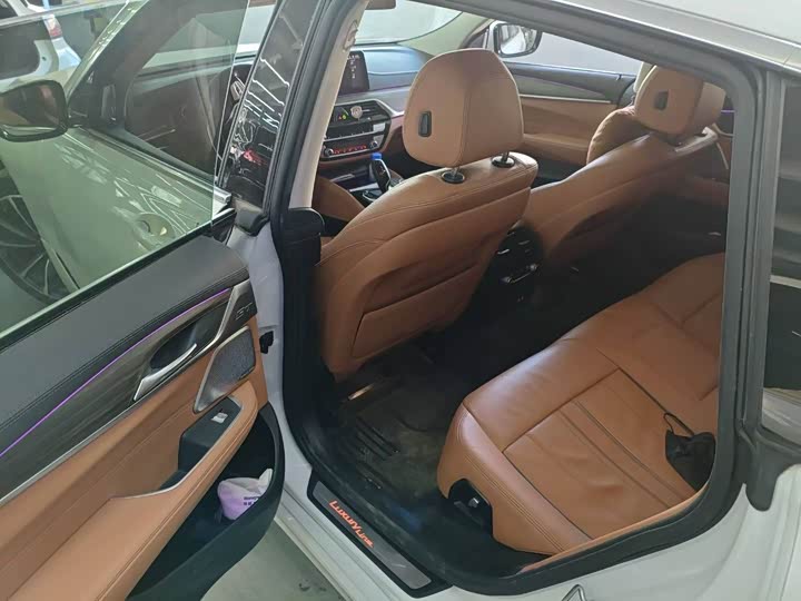 Фото 4 - BMW 6 Series GT