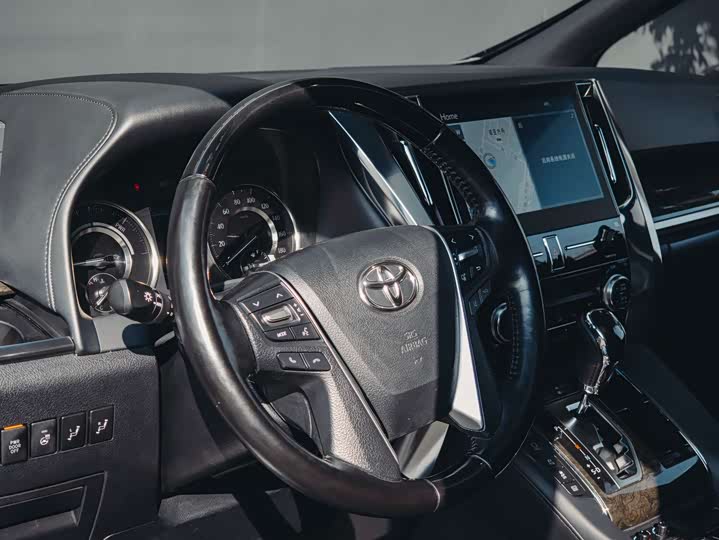 Фото 6 - Toyota Alphard